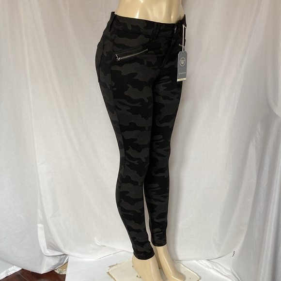 WIT & WISDOM Leggings Women’s Size 6 Camouflage Ponte Knit Ankle Trousers NWT - Picture 2 of 10